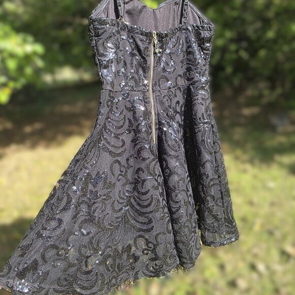 AVAILABLE by ANGELA FASHION Dress Sze M Black sequins homecoming holidays formal - Picture 2 of 8